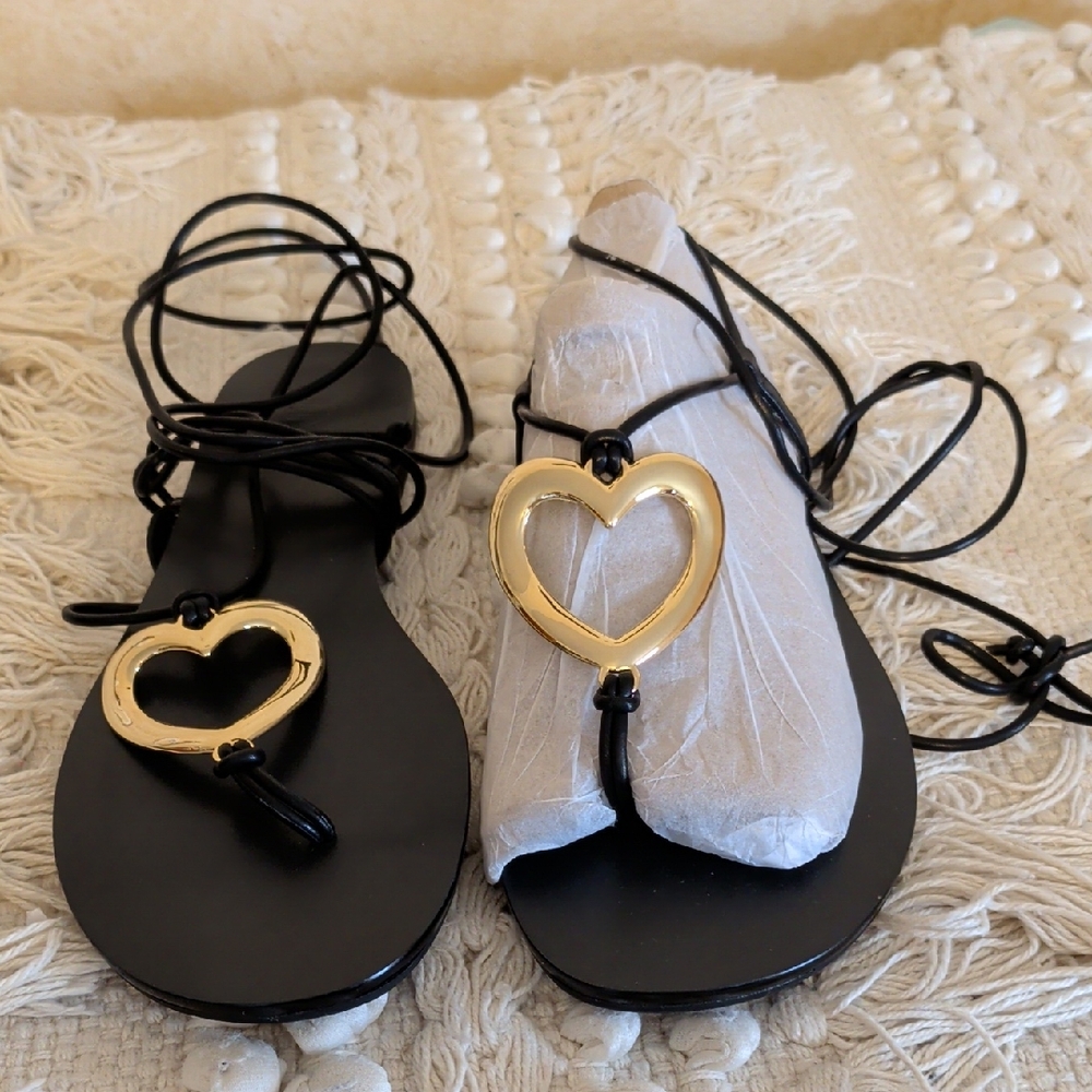 INC Heart Strappy Sandals 6M Blk
